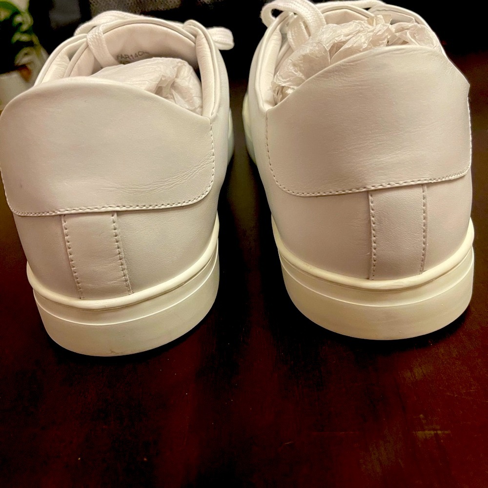 Burberry White Sneakers Minimalist Design - Picture 3 of 15
